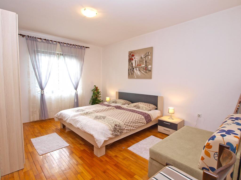 Family Friendly Apartment 946 Пула Экстерьер фото