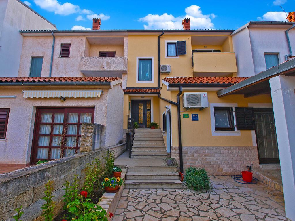 Family Friendly Apartment 946 Пула Экстерьер фото